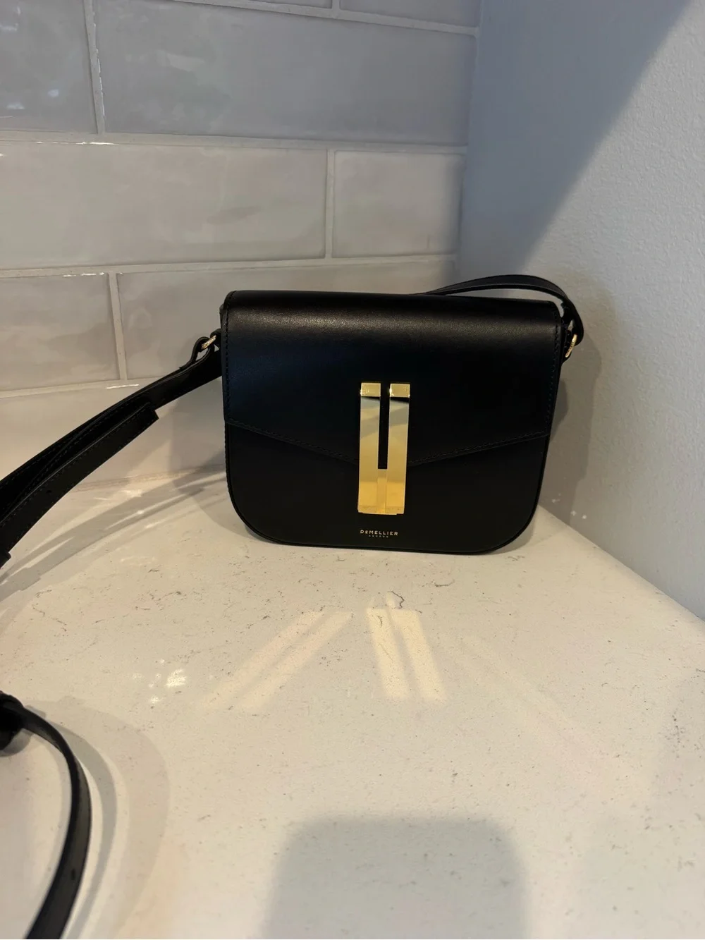DEMEILLER Vancouver Black Leather Crossbody Bag with Gold Hardware NWT - Picture 2 of 11